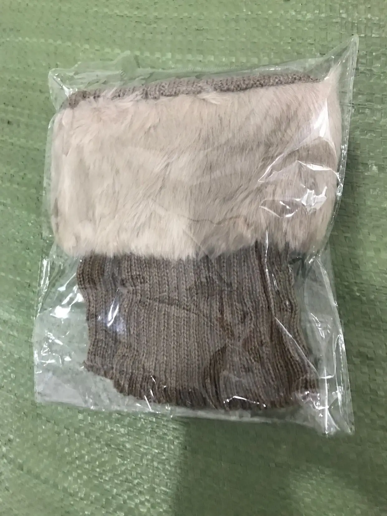 As photo shows Модные женские зимние гетры, вязаные крючком носки для обуви с отделкой из искусственного меха, мягкие теплые женские гетры с манжетами, женские носки - Цвет: As photo shows
