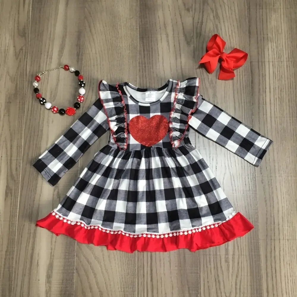 Одежда для маленьких девочек детское весеннее платье для девочек на День святого Валентина платье в клетку для девочек платье с сердечками классическое платье для девочек с аксессуарами