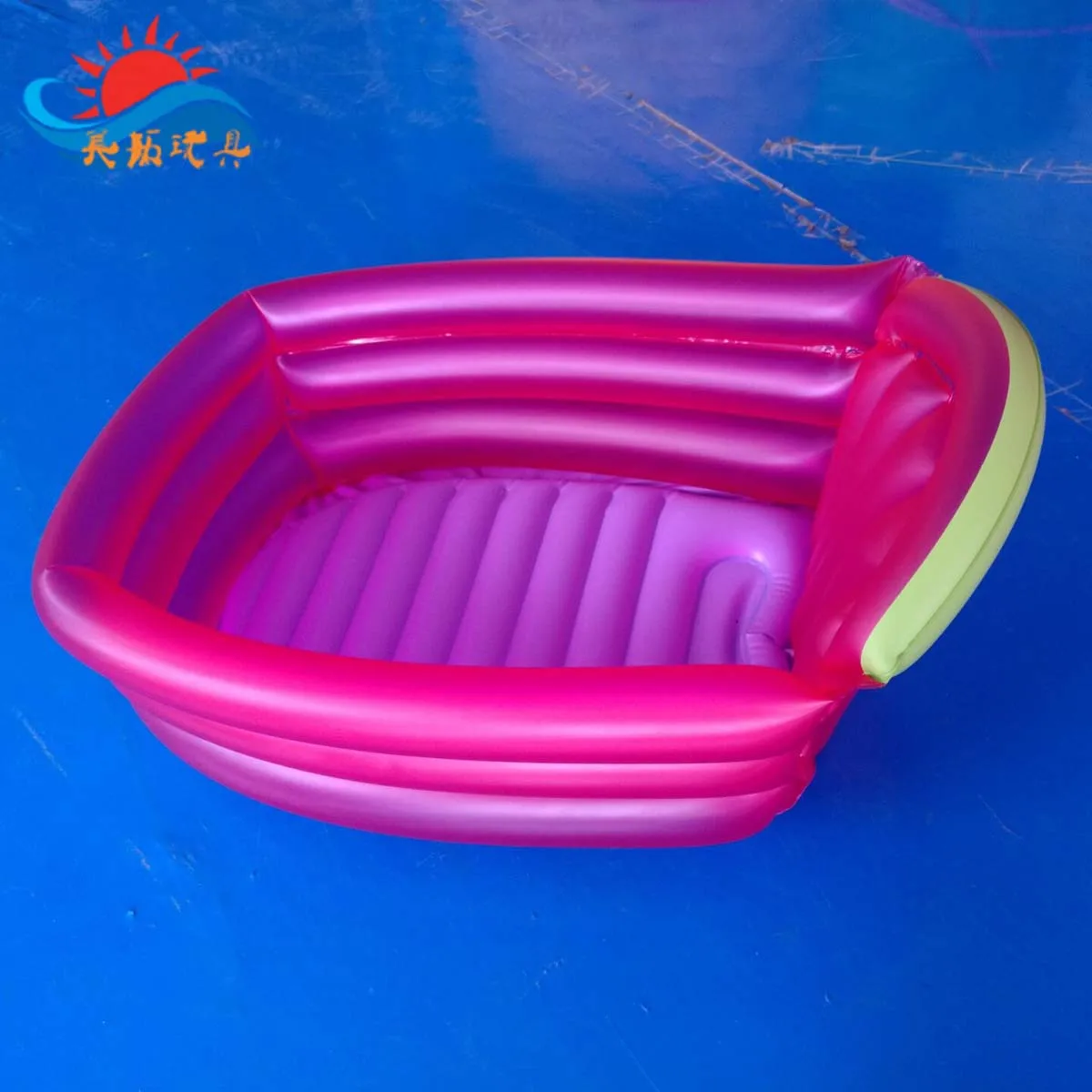 

Infant Thick PVC Inflatable Bathtub with Colorful Box Sufficient