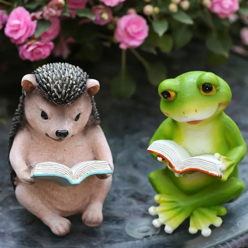 

Pastoral Reading Rabbit Frog Hedgehog Resin Ornaments Courtyard Park Animal Figurines Decoration Outdoor Villa Sculpture Crafts