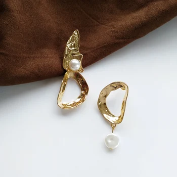 

Fashion Irregular geometric simplicity temperament pearl Stud Earrings Retro gold Hyperbole Earrings for women Accessories
