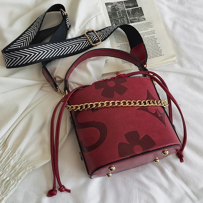 

Etro Fashion Female Handbag 2019 New Embossed Pattern Female Bag Designer Handbag Bucket Shoulder Bag Chain Decoration 5colours