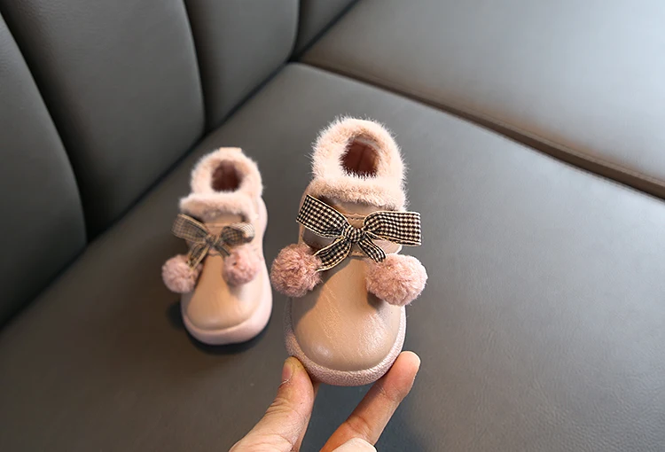 Детская зимняя теплая хлопковая обувь для девочек 1-3 лет, модная обувь принцессы с мягкой подошвой, нескользящая обувь для прогулок с бантом, 0-2 - Цвет: Розовый