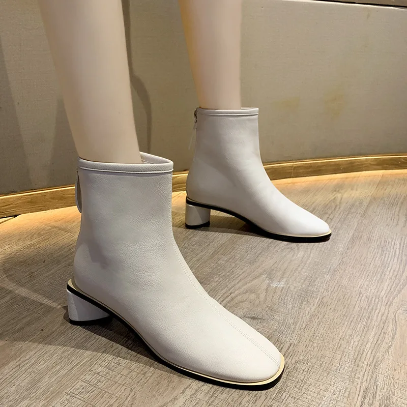 Bootee/ г. Женские резиновые сапоги с круглым носком зимняя обувь ботильоны на низком каблуке женские роскошные дизайнерские сабо на молнии