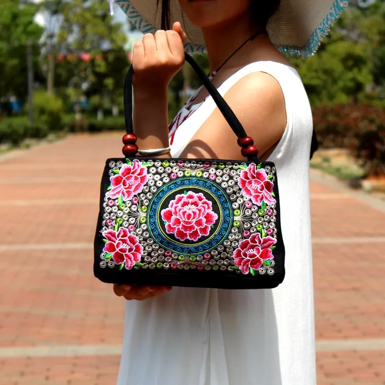 New Fashion Embroidery Women Small handbags National Floral Embroidered Lady Top-handle bags Single-layer Beading Falp Carrier