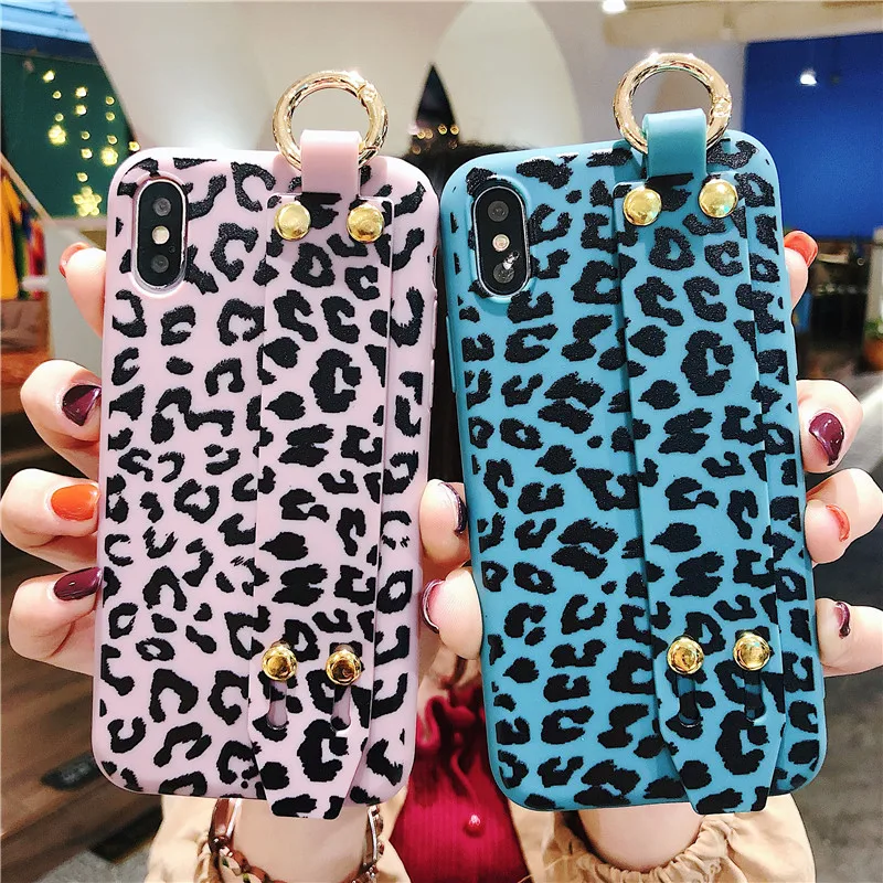 

Fashion Wrist Strap Case For iphone XR X Xs max Leopard Phone Case For iPhone 7 8 6 6s 6 s Plus Soft Silicone Phone Holder Cover