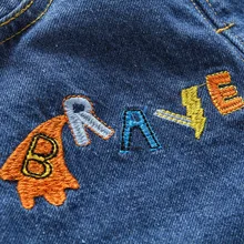 Новинка года; Повседневная осенняя одежда для мальчиков; длинные брюки; детские джинсы с вышивкой и героями мультфильмов; детская одежда