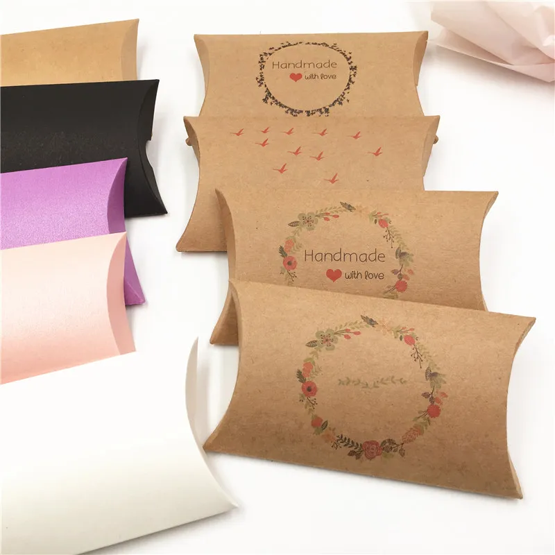 

20Pcs/Lot 12.5x7.5x2cm Colorful Pillow Shape Candy Gift Paper Bag Pouch Printed Garland Handmade With Love Wild Goose Wicker Bag