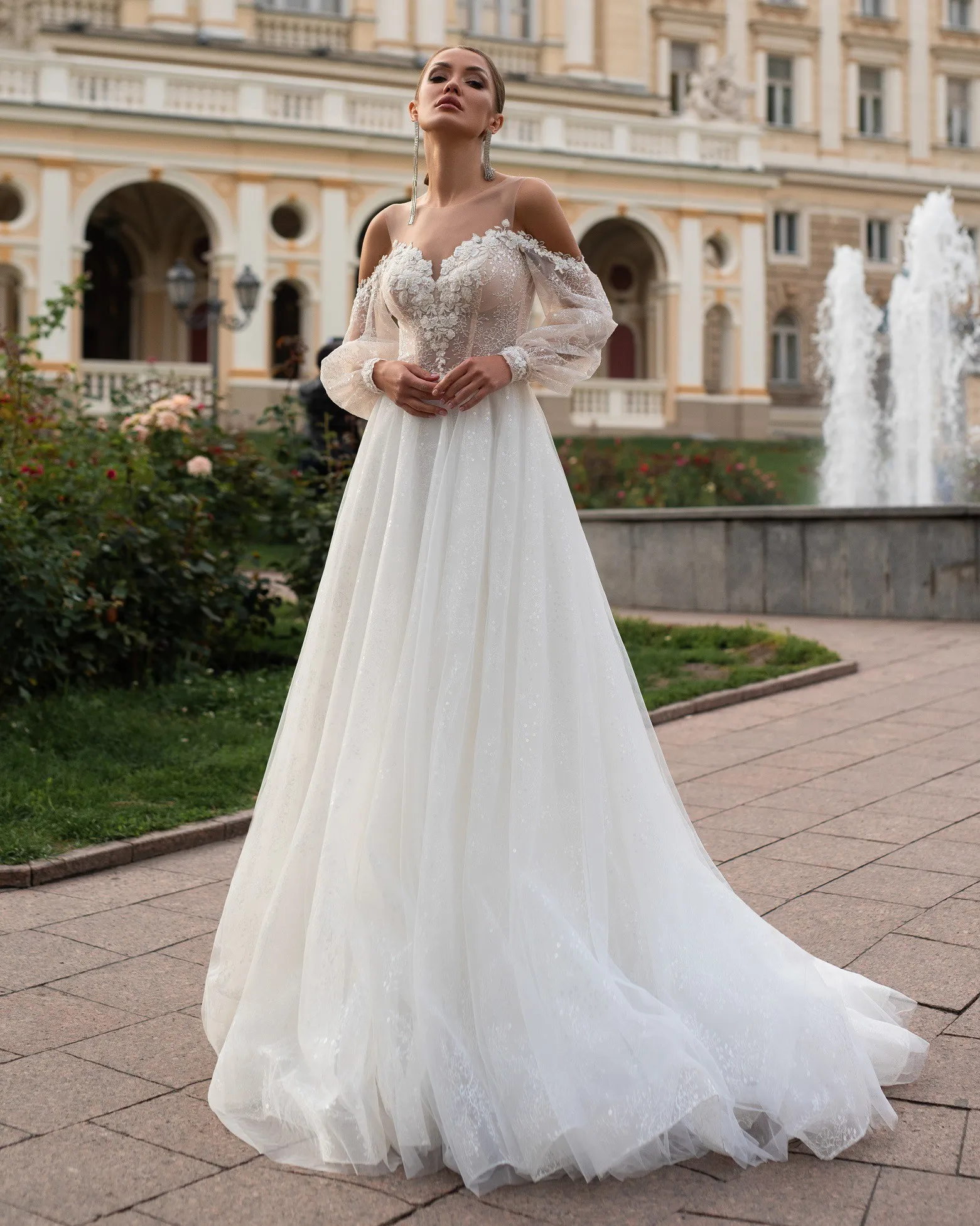 Vestido Longo Evase em Tule Bordado com Manga Princesa 2 / Indicado para  Casamento Civil, Religioso, Praia e Pré Wedding