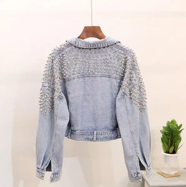 

2019 European Vintage Short Jean Jacket Coat Woman Autumn New Heavy Rivet Loose Bat Sleeve Denim Jackets Women's Handsome Jacket