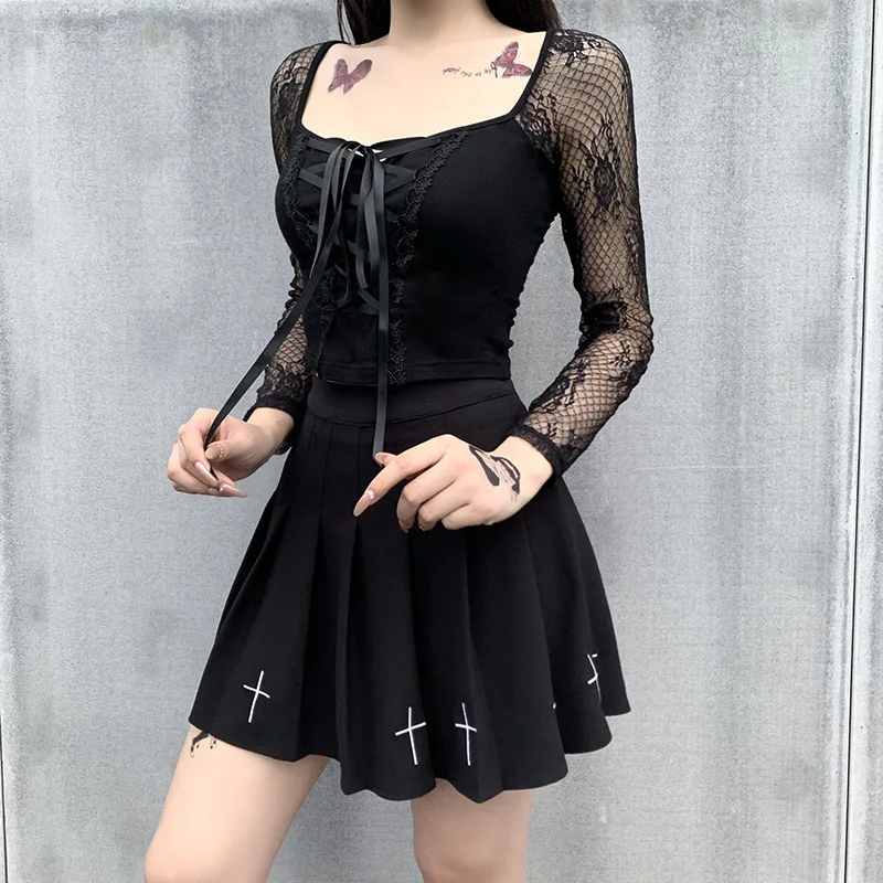 Lady Basic Eyelet Lace-up Bust Square Collar Top Lace Patchwork Short-length T-shirt Black Women Lace Goth T Shirt 2022 Autumn