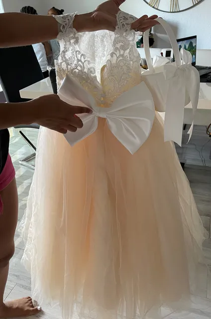 Gardenwed Ivory Lace Flower Girl Birthday Banquet Backless Bow Sashes Applique Cute Girl Communion Dress robe fille enfant Champagne