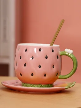 

Cute Strawberry Cup Nordic Pink Creative Ceramic Cup High Quality with Spoon Handle Koffiebeker Home Milk Coffee Cup MM60BYD