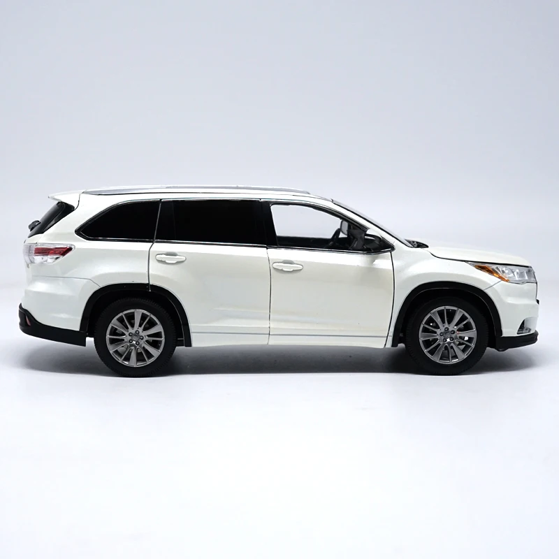 1:18 высокое тщательное TOYOTA HIGHLAND сплав модель автомобиля статические металлические модельные автомобили с оригинальной коробкой