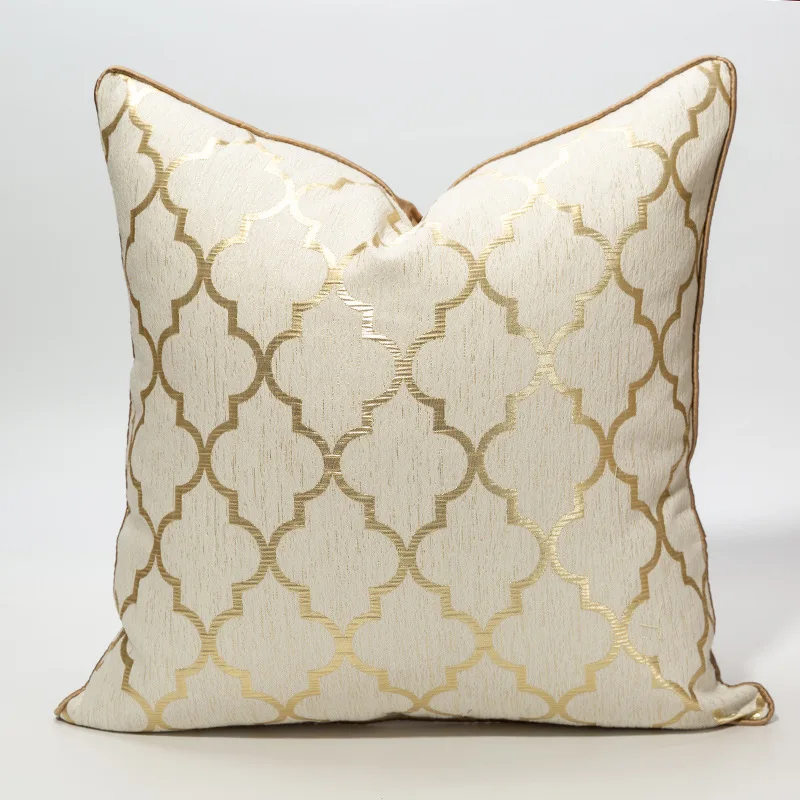 27963-d377ea.jpg Coussin nordique de luxe champagne