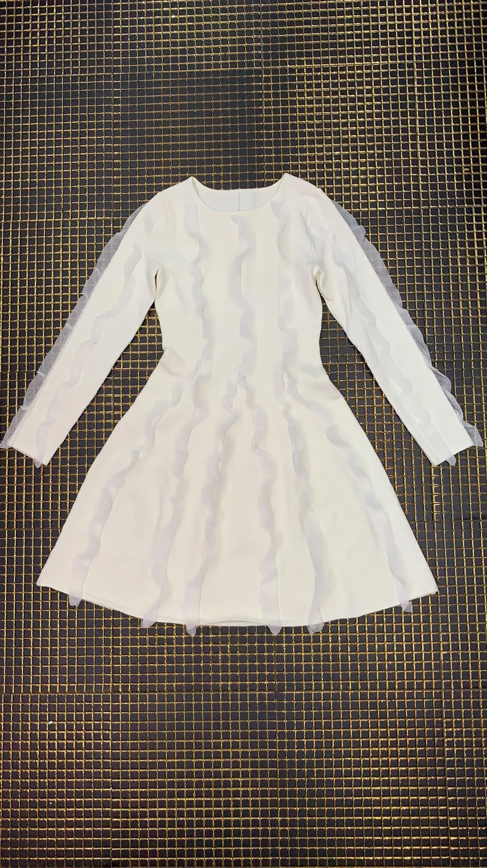 New autumn and winter celebrity party white long sleeve round neck jacquard fluted hem bandage dress