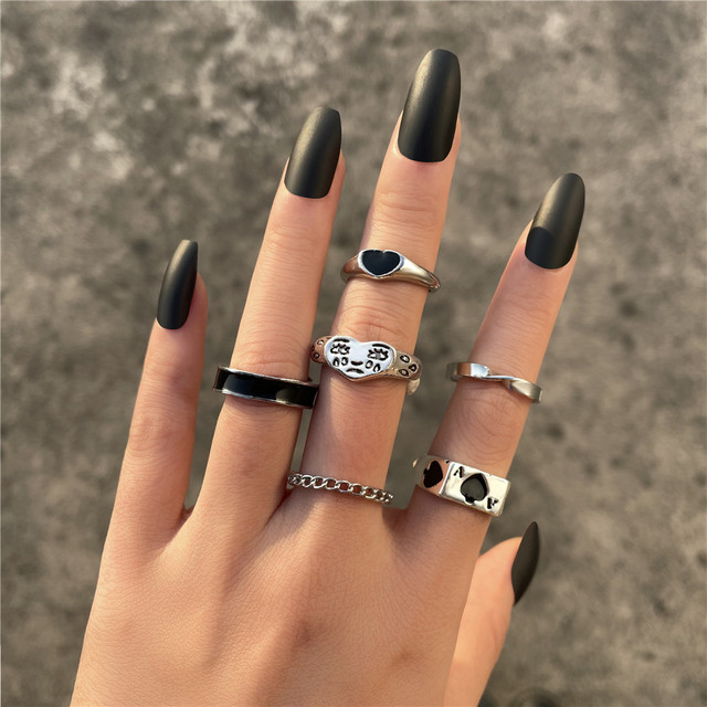 Vintage Rings Set for Women Men Aesthatic Retro Punk Silver Plated Heart Flower Butterfly Chain Finger Ring Jewelry 2022
