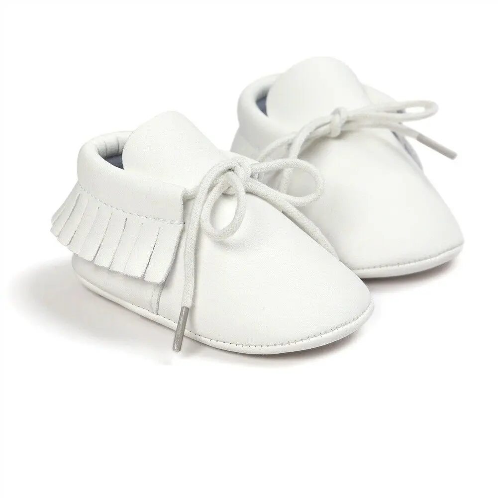 Для тех, кто только начинает ходить, для новорожденных, младенцев, стиль, экокожа(полиуретан), широкий ассортимент обуви: мокасины с кисточками; обувь для маленьких мальчиков и девочек; с мягкой подошвой кожаные мягкие однотонные Цвет обувь - Цвет: Белый