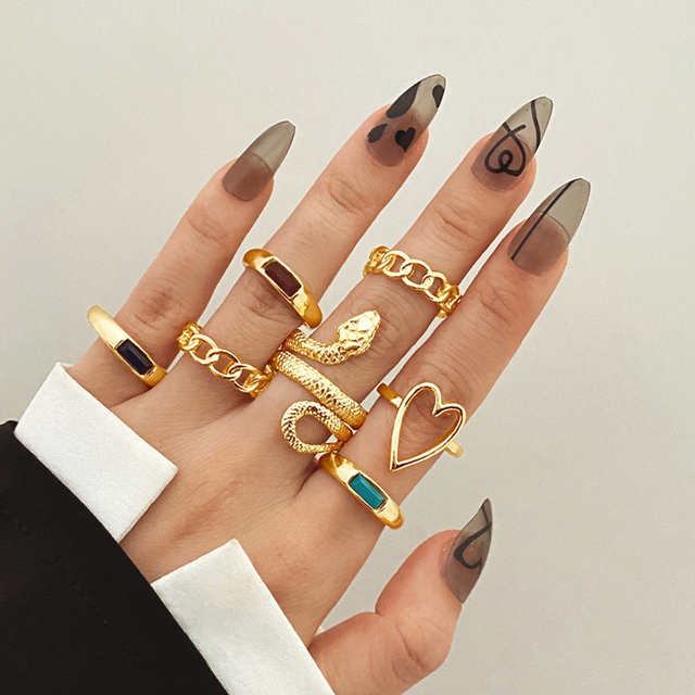 Gold Wide Chain Finger Ring Set Women's Vintage Hollow Irregular Big Love Heart Snake Knuckle Ring Bohemian Jewelry Gift