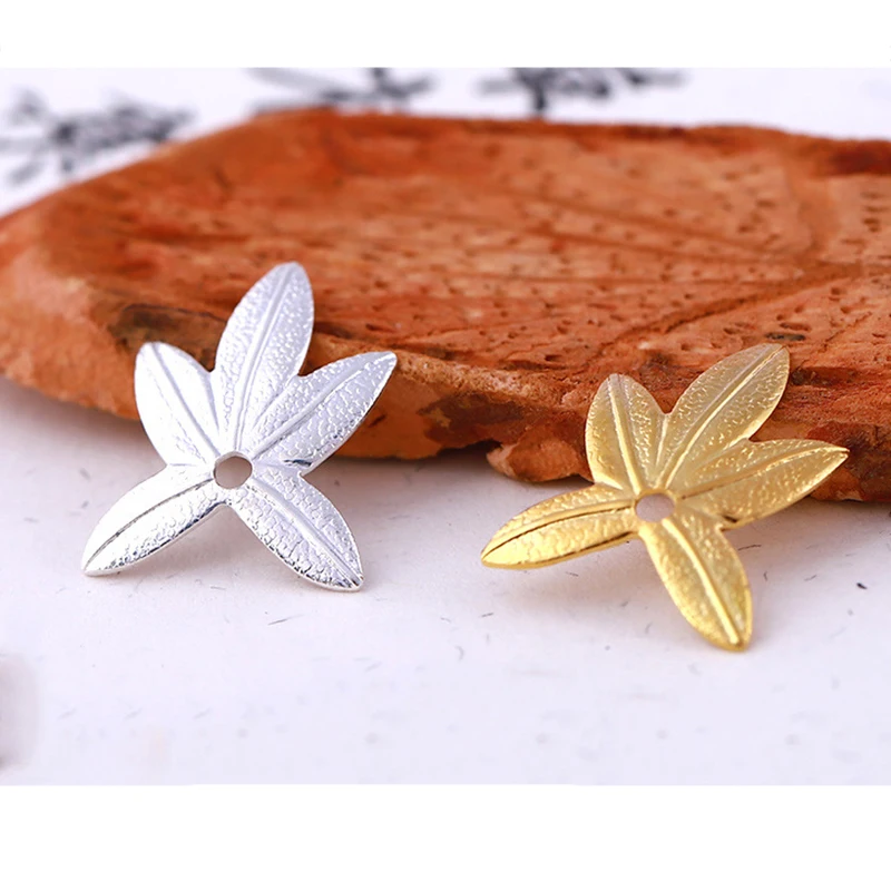 

20pcs/lot Copper 11x14mm Maple Leaf Connector Pendant Charm Findings For DIY Jewelry Making Accessories Handmade Retro Material