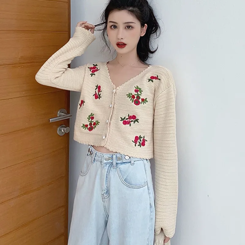 Coreano estilo de cuello en V flores bordado corto de punto suéteres mujeres Rebeca delgada moda corto manga sol protección Tops Mujer