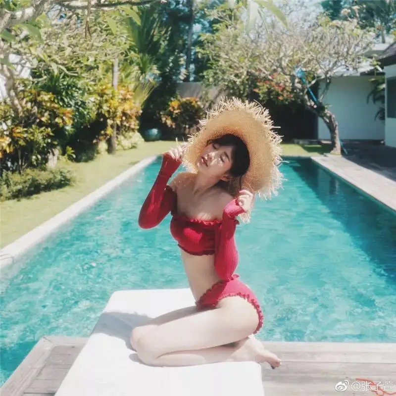 

Zhang Zixuan wang liu Wen Network Red Long Sleeves Model off-Shoulder Swimwear Knitted Tube Top Bikini Two-piece Swimsuits Women