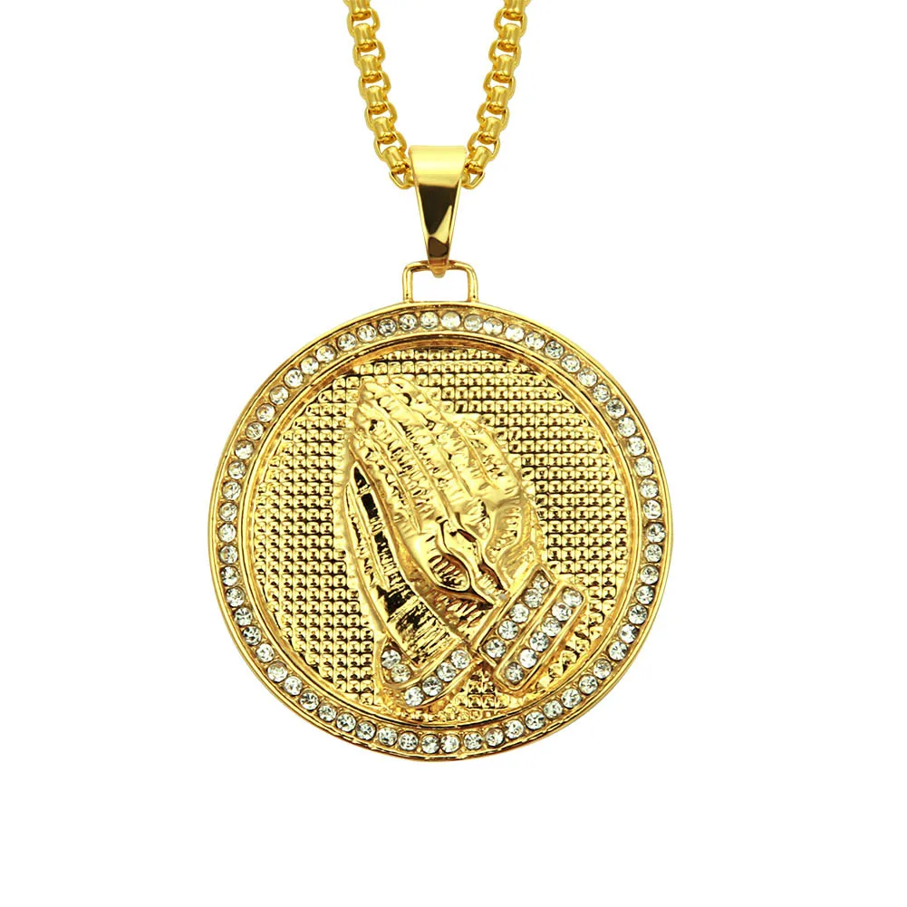 

Hot Selling Hip Hop round Plate Pray Hand Necklace Europe And America Cool Exaggeration Men Bergamot Pendant Pendant