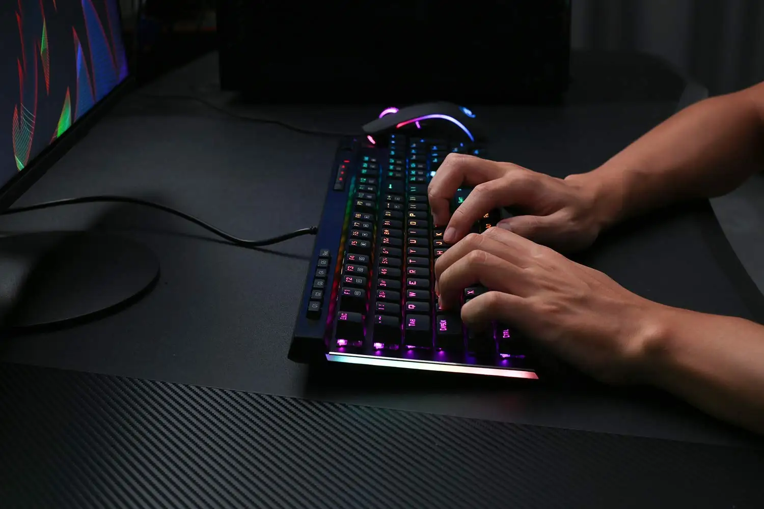 Механическая игровая клавиатура Redragon RGB светодиодный 104 клавиши с подсветкой