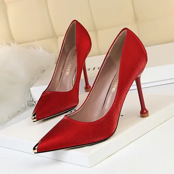 

Elegant Solid Flock Women's Office Shoes 2019 New Shallow Fashion High Heels Shoes Women Pumps Red Wedding Party Shoes Pointed