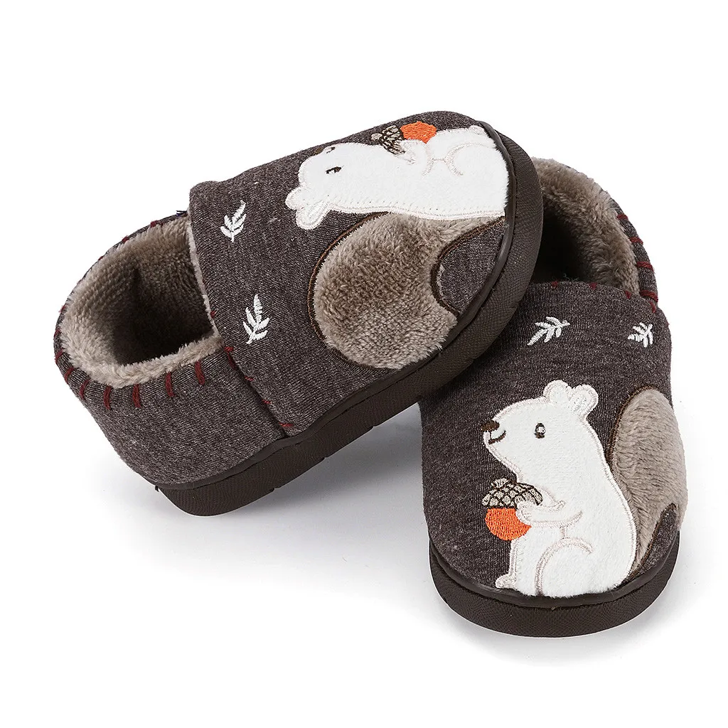 Тапочки для малышей; детская зимняя модная обувь для мальчиков и девочек; теплые домашние тапочки с милыми животными; Детские гостиничные шлепанцы Zapatillas Bebe Kapcie