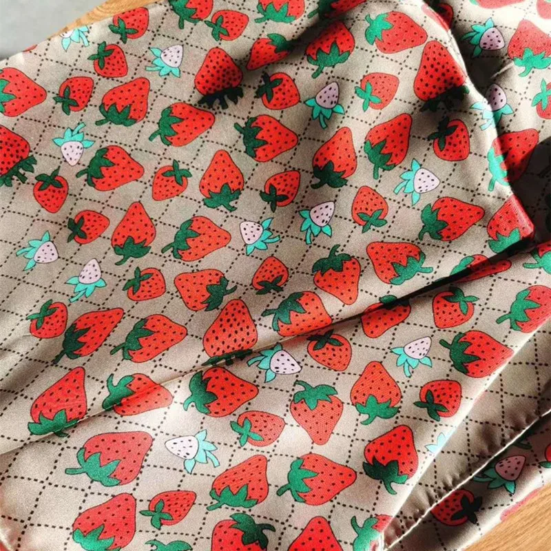 

KMS 2020 New Trend Strawberry Silk Scarf 110*110cm*50g
