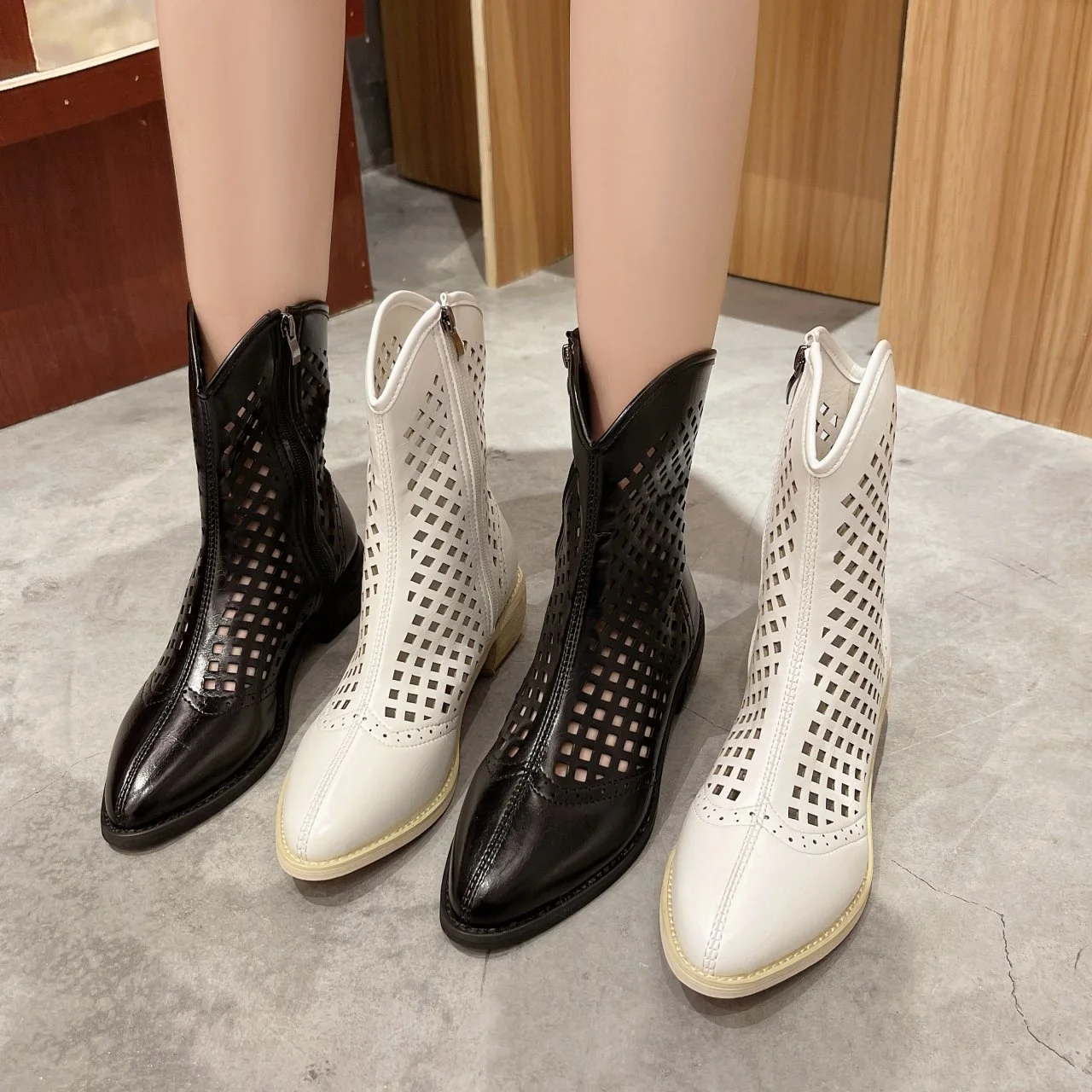 Botas zapatos de mujer de punta redonda, sandalias blancas bajas de goma  Rock 2021, media pantorrilla de verano, tela de algodón, tacones altos de  Rom|Botas a media pantorrilla| - AliExpress