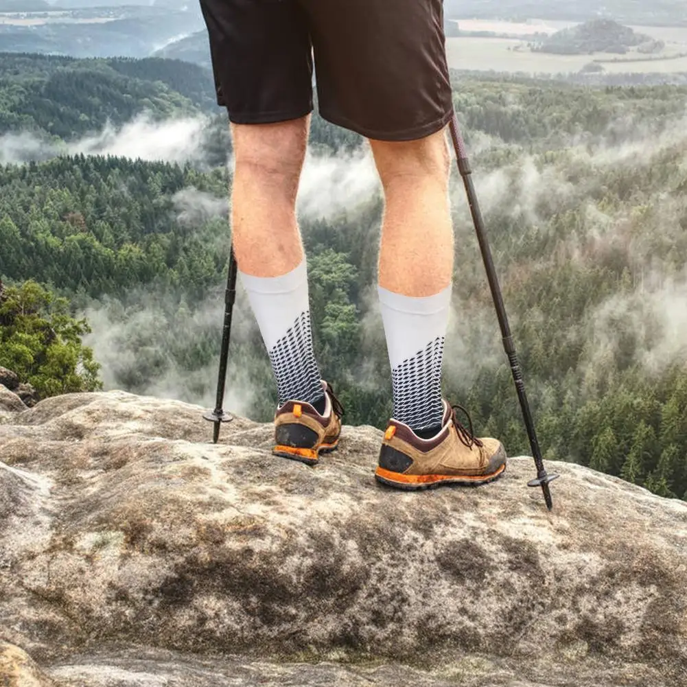 

Hot Sale Sports Socks Not Easy to Fall Off Women Men Outdoor Cycling Anti-slip Splicing Color Calf Length Bike Socks
