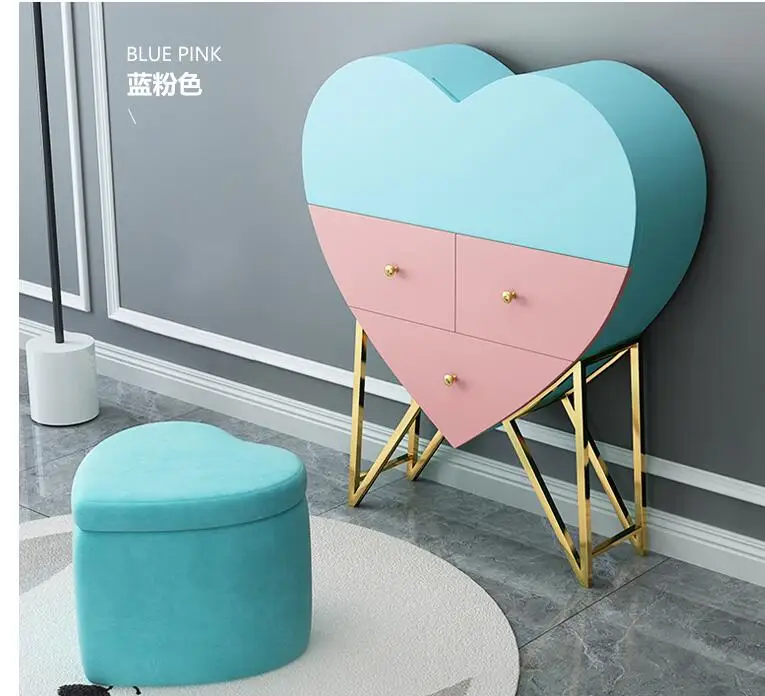 Heart shaped outlet dresser table