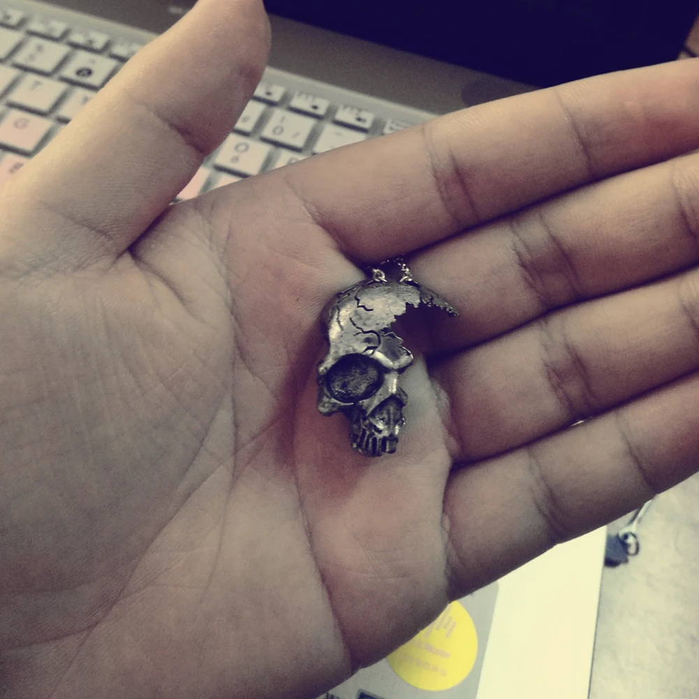 Broken-Damaged-Half-Face-Skull-Pendant-Necklace-Men-s-Fashion-Biker-Rock-Punk-Jewelry-Antique-Silver (3)