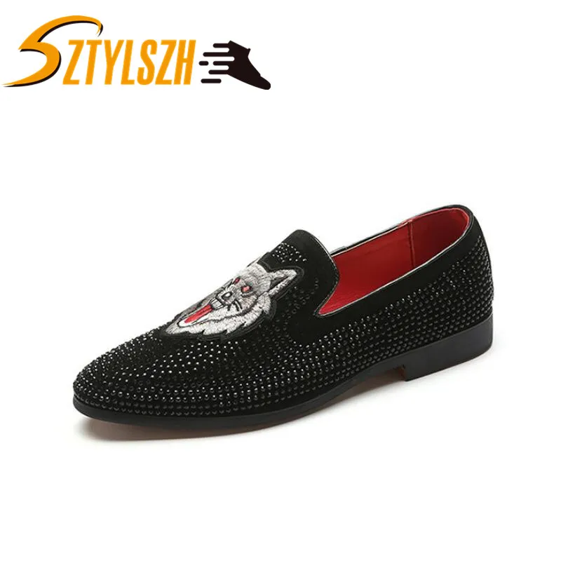 

Plus Size 38-47 Men Loafers Diamond Rhinestones Spiked Wolf Embroidery Loafers Rivets Shoe Comfort Wedding Party Shoes Moccasins