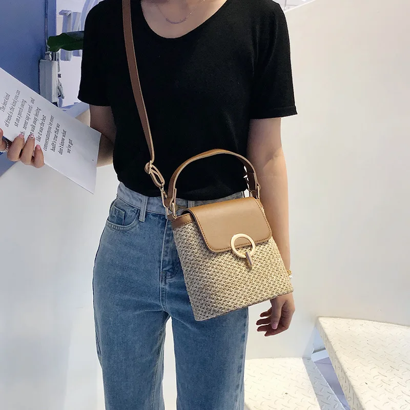Casual Chains Straw Bucket Bags Women Summer Messenger Bag Rattan Bags Beach Lady Travel Purses and Handbags Shoulder Bag Bolsa