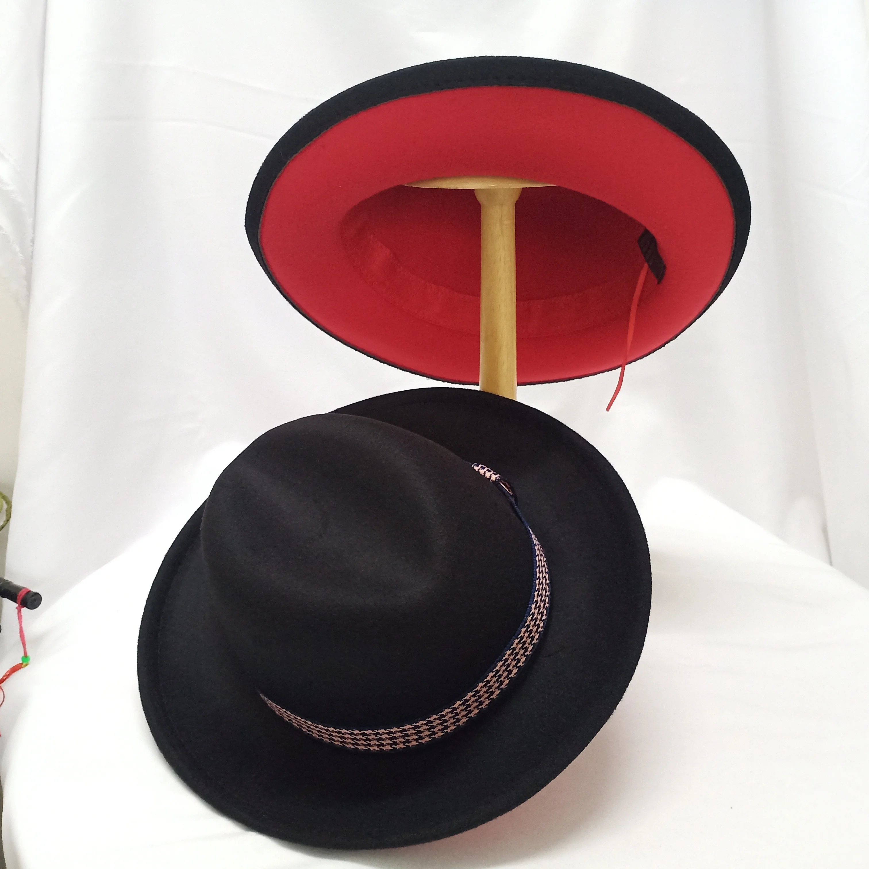 Blud Men Fedoras Two Toned Fedoras For Men Black Red Bottom Felt Hat Jazz Hat Bowler Hat Perfomance Hat Church Hat Muts boné leopard fedora hat