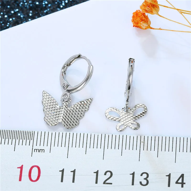 1Pair Korea Cute Hollow Small Butterfly Hoop Earrings For Women Exquisite Trendy Silver Color Animals Circle Earrings Jewelry