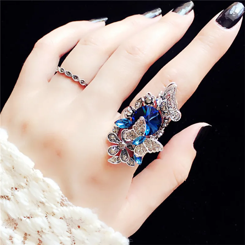 

2 Pcs/ Set Crystal Butterfly Ring For Woman Korean Retro Index Finger Ring Fashion Exaggerated Banquet Jewelry Accessories Hot