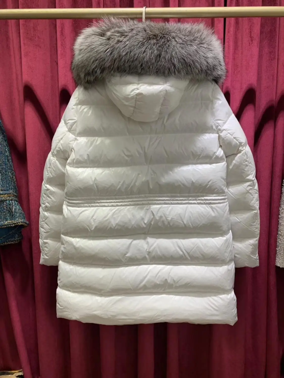 Высокое качество Подиум Лисий мех воротник Женское зимнее пальто мода длинный рукав деревянные буквы женские пальто