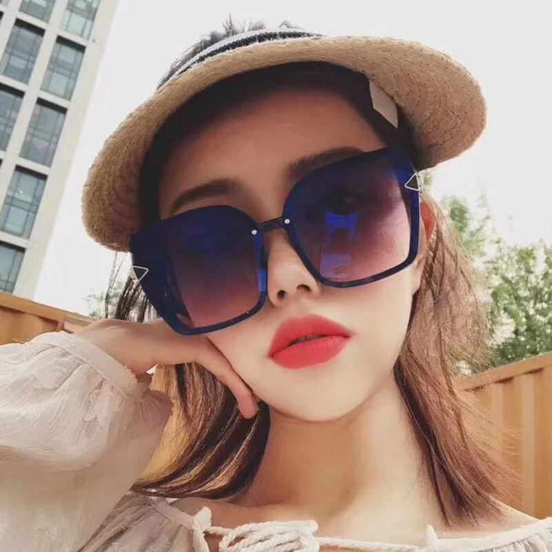 

2019 New Sunglasses Lady Tide Fashion Square Sunglasses oculos feminino 2092