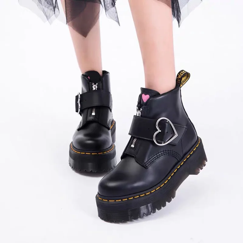 Dr.martens Women Sweet Heart Buckle 