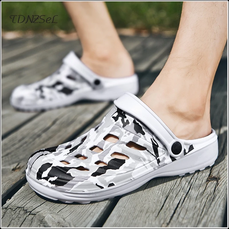 

Men Sandals Crocks Camouflage Hole Shoes Summer Outdoor Cholas Beach Shoes Slipers On Garden Clogs Water Shower LiteRide Crocks