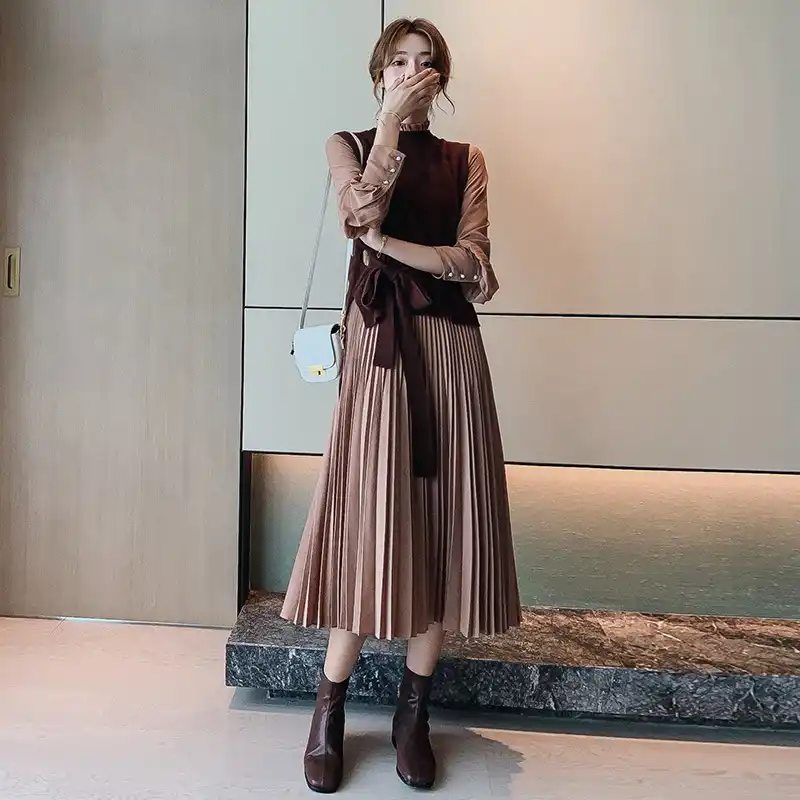 vestido plissado manga longa