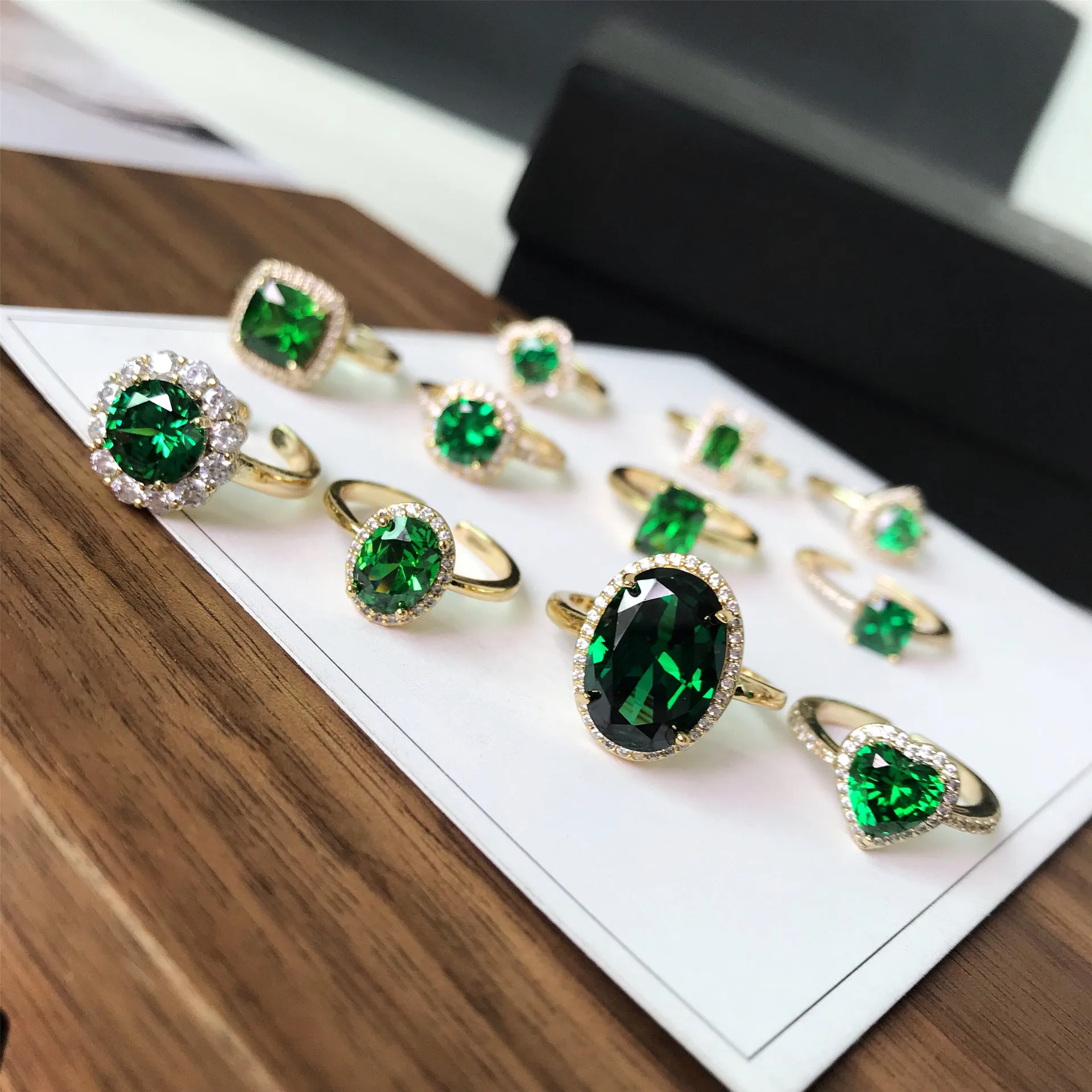 

AAA Green Zirconia Resizable Circle Oval Square Triangle Shape Geometric Gemstone Rings For Ladies Party Luxury Diamond Rings