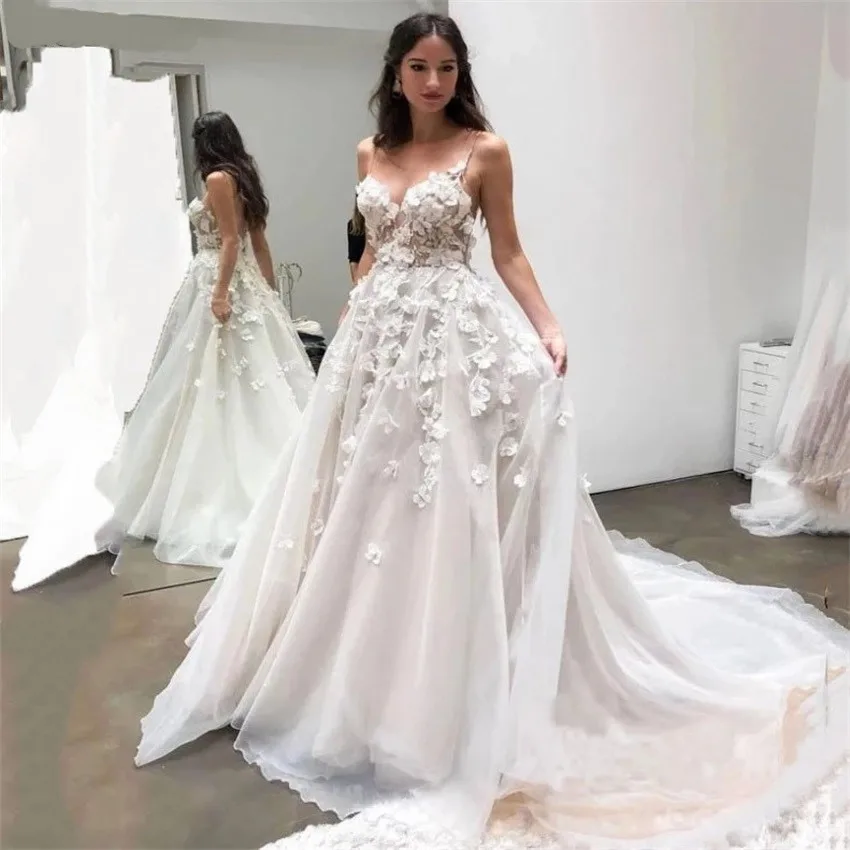 

2020 New Sweetheart Princess Wedding Dress Appliqued with Flowers Spaghetti Straps Bride Dress Vestidos de novia robe de mariee