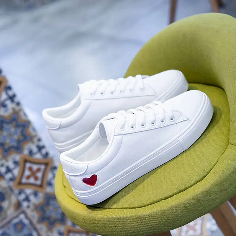 tenis com velcro tamanho 35