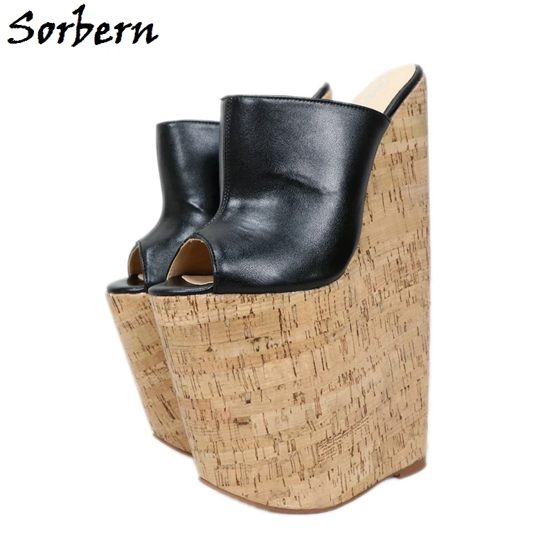 Женские босоножки на танкетке Sorbern