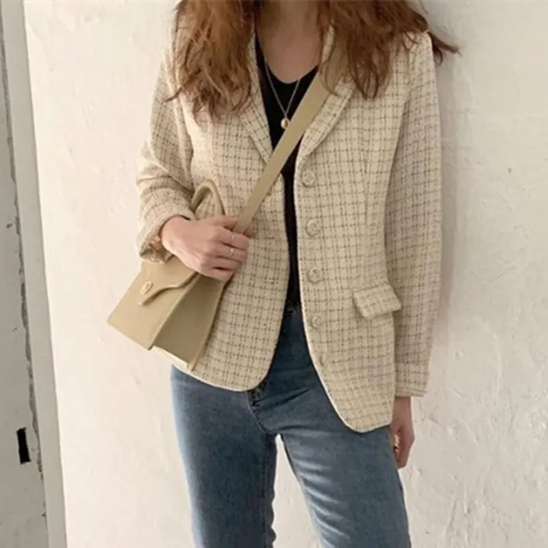 

2019 New Women's Korean Version Of The Commuter Wild Coarse Tweed Mixed Line Lapel Multi-Grain Buckle Small Plaid Suit Jacket